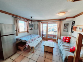 Appartement duplex au centre de la station, à 20m des pistes, 7 pers, WIFI, parking gratuit - FR-1-755-27